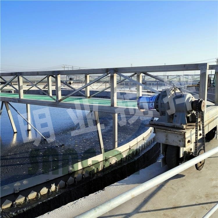 周邊傳動刮泥機